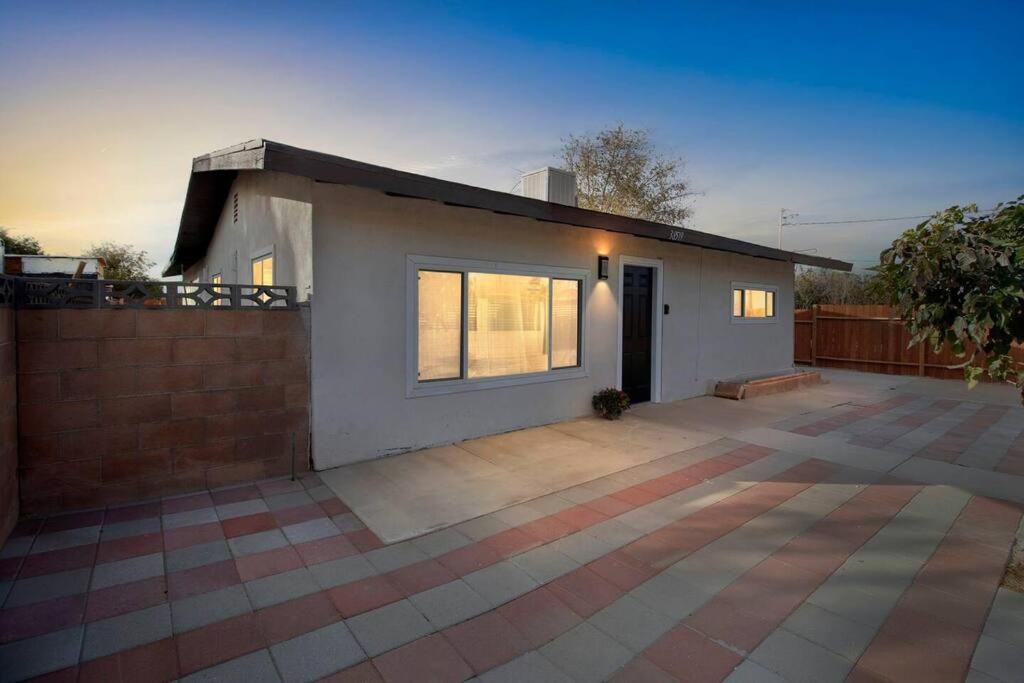 פאלמדייל Modern City Ranch 3 Bdrm Family Home Access By Dirt Road מראה חיצוני תמונה