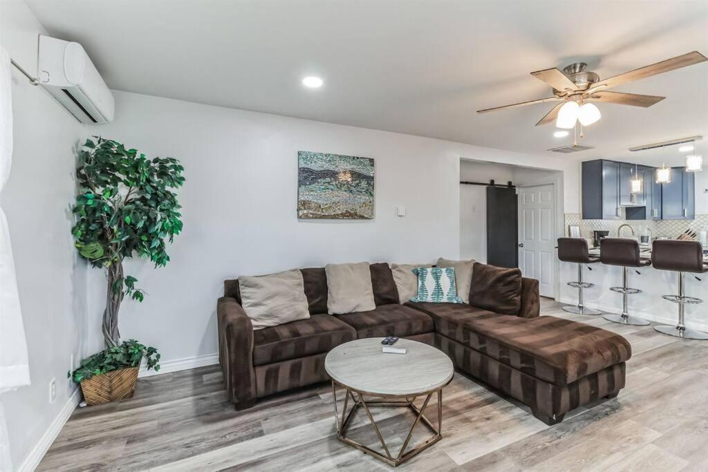 פאלמדייל Modern City Ranch 3 Bdrm Family Home Access By Dirt Road מראה חיצוני תמונה